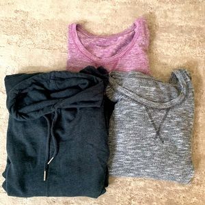 Liz Lange Maternity XS 3 long sleeve sweaters